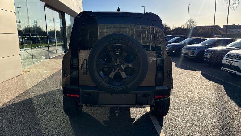 Land Rover Defender 3.0 D250 X-Dynamic SE 90 3dr Auto Diesel Estate